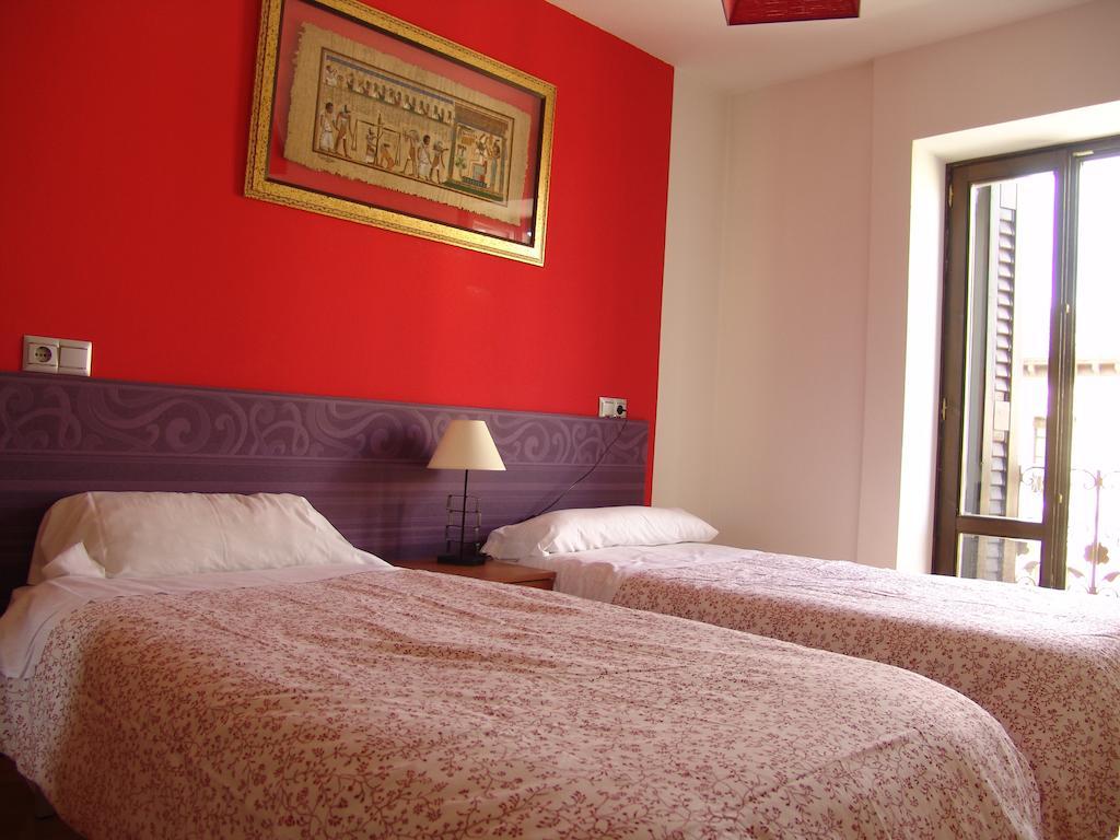 Apartamentos Zaragoza Coso Стая снимка